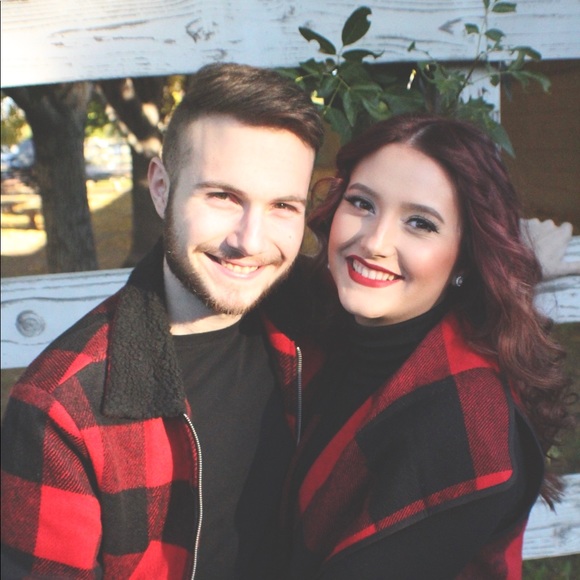 Meet your Posher, Madison - Picture 1 of 3